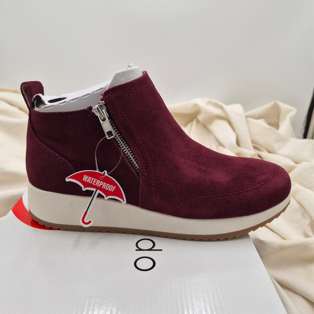 NEW Blondo Waterproof Ellorie Ankle Bootie Red Suede women's size 7.5